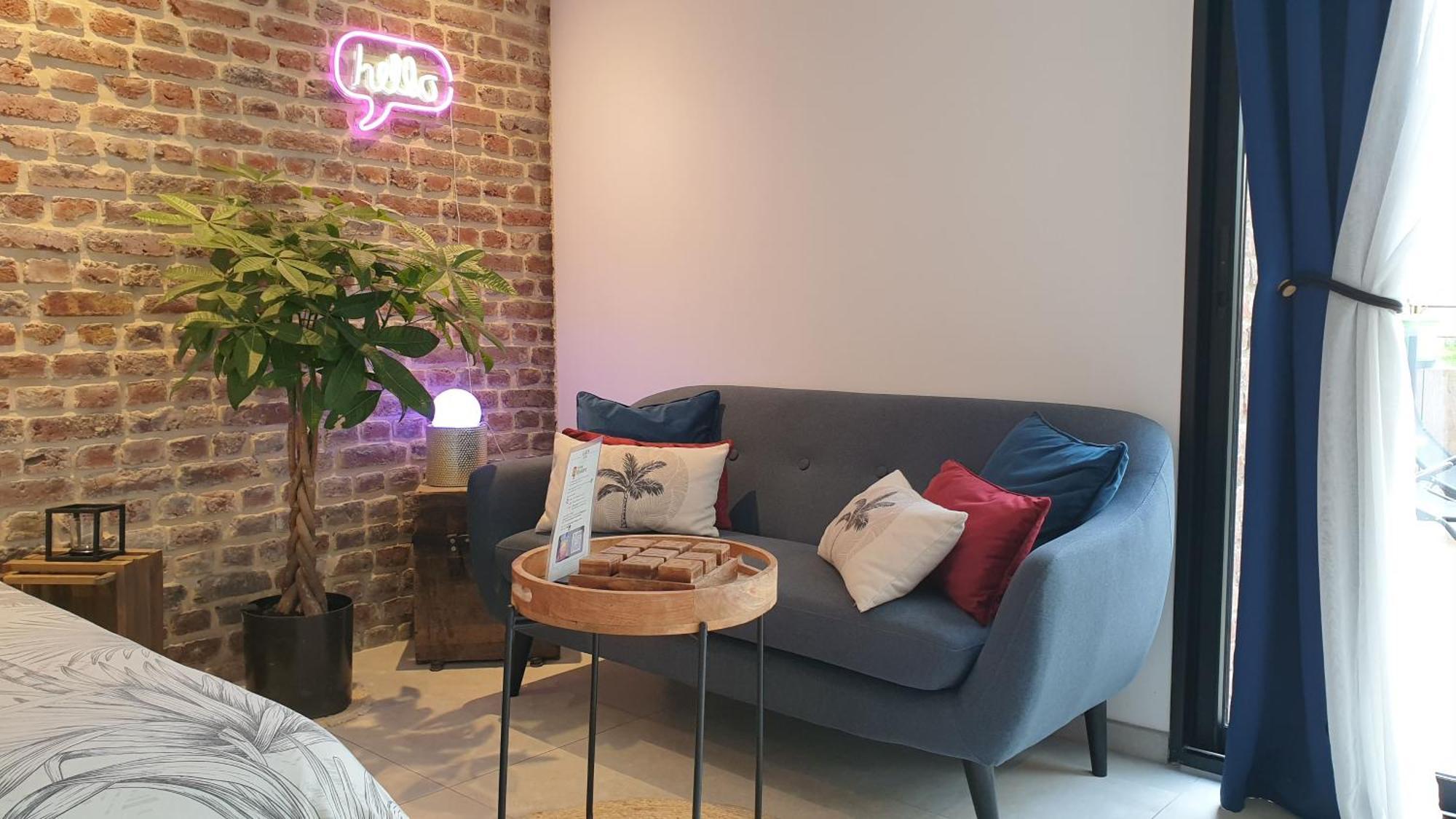 Gary Suite - Studio Cosy, Spa Et Jardin Privatif A 4 Min De Cambrai Awoingt Ngoại thất bức ảnh